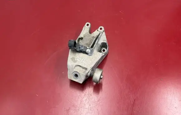 BMW X3 G01 Engine mounting bracket 6864595 6861565 22116864595