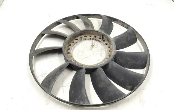 Audi A4 S4 B5 8D Fan impeller 058121301B