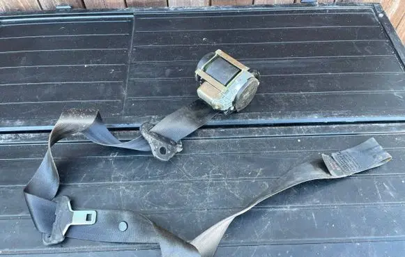 Peugeot 1007 Front seatbelt 96446706XX