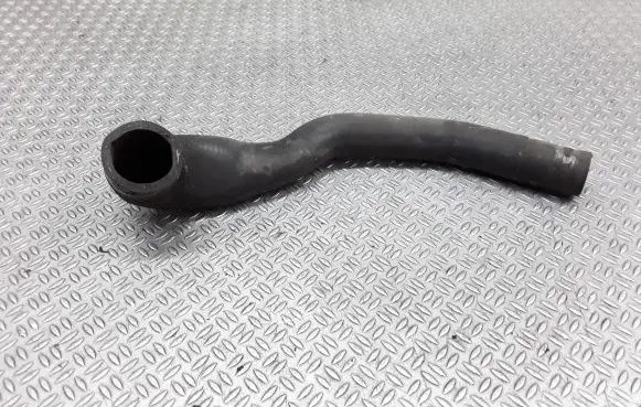 Volkswagen PASSAT B6 Engine coolant pipe/hose