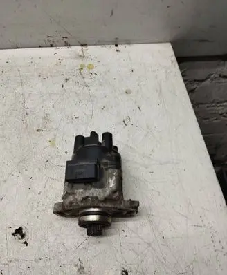 Mazda 323 Spark distributor t2t60371