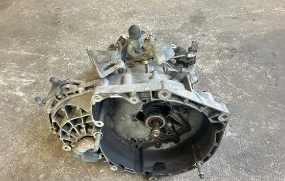 Jeep Renegade Manual 6 speed gearbox 55250410