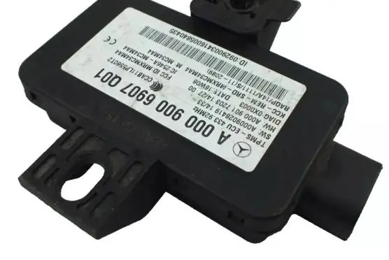Mercedes-Benz C W205 Tire pressure sensor A0009006907