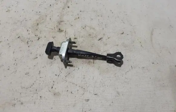 Renault Captur II Rear door check strap stopper 824304359R