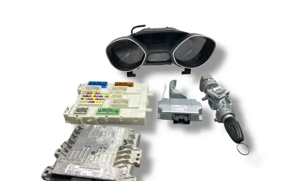 Ford Focus Engine ECU kit and lock set BV6112A650NG S180133028A S180133028
