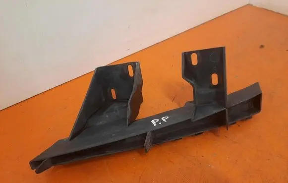 Audi Q7 4L Front bumper mounting bracket 4L0807334