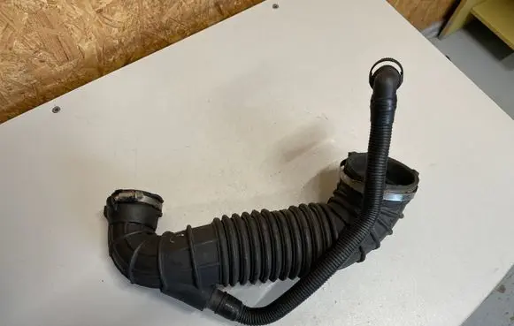 Audi Q5 SQ5 Intercooler hose/pipe 03G129629D