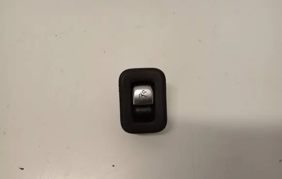 Mercedes-Benz C W205 Tailgate opening switch A2059051713 182509051