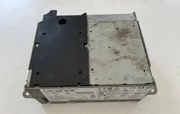 Mercedes-Benz GLC C253 Radio/GPS head unit trim A2539003908