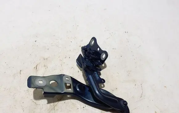 Engine bonnet/hood hinges