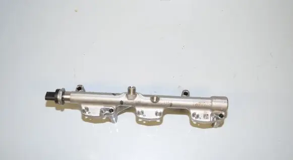 BMW 2 F46 Fuel main line pipe 7639975 13537639975 13538694197