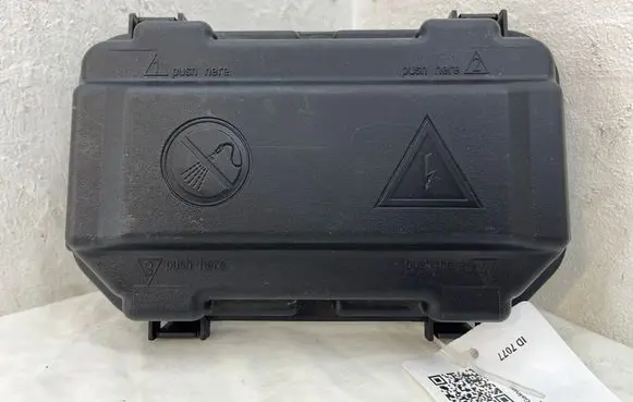 BMW 4 F32 F33 Fuse box cover 9224872