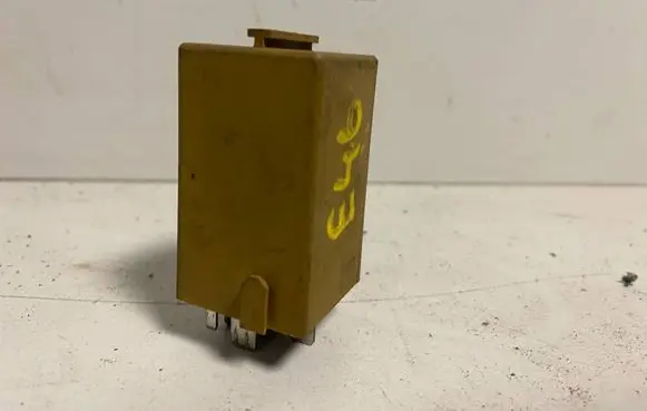 BMW 3 E46 Window control relay 61368384505 V23141B3001X15 8384505