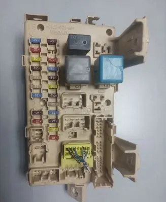 Toyota Avensis T250 Comfort/convenience module 82641CA030F 82641CA030