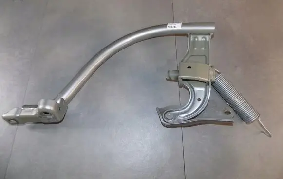 Volkswagen PASSAT B8 Tailgate/trunk/boot hinge 3G5827302A