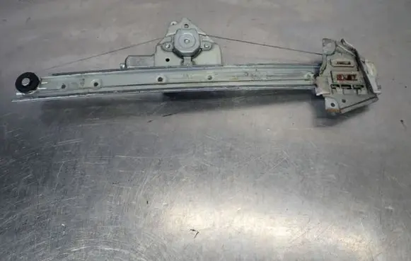 Suzuki Grand Vitara II Rear door window regulator with motor 83430-65J00