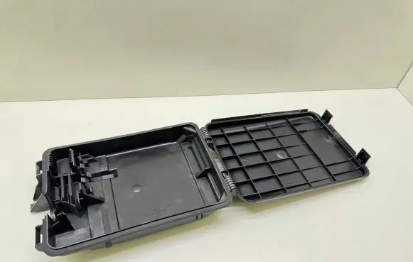 Audi A6 S6 C5 4B Fuse box cover 8D0927355A