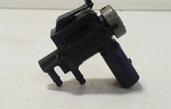 Volkswagen Polo V 6R Turbo solenoid valve 1K0906283