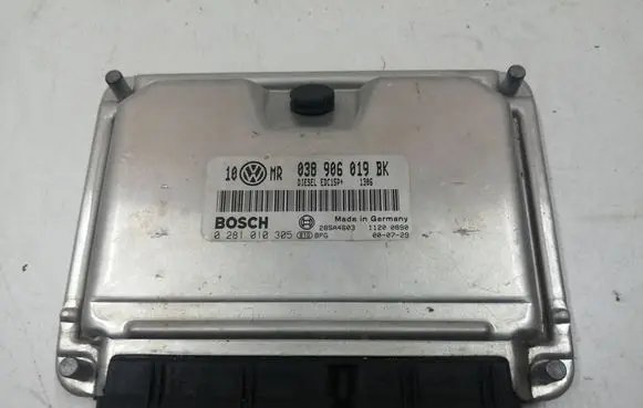 Volkswagen PASSAT B5 Engine control unit/module 038906019BK 0281010305