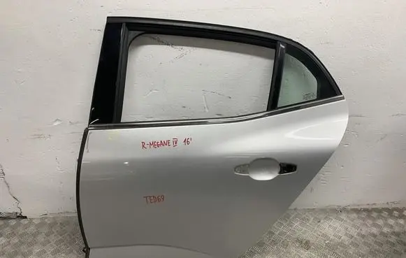 Renault Megane IV Rear door 1111