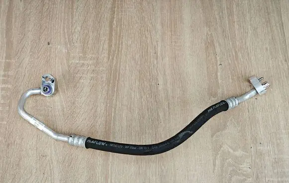 BMW 5 G30 G31 G38 Air conditioning (A/C) pipe/hose 9860604