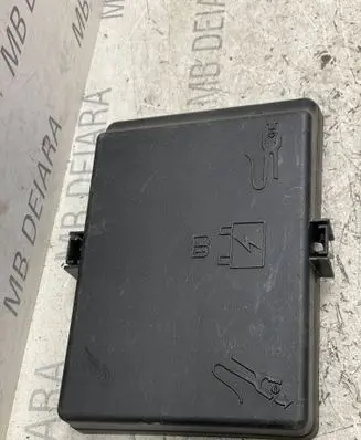 Maserati Levante Fuse box cover 7171381630