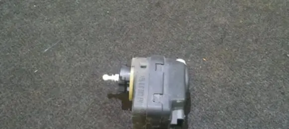 Toyota RAV 4 (XA20) Headlight level adjustment motor 