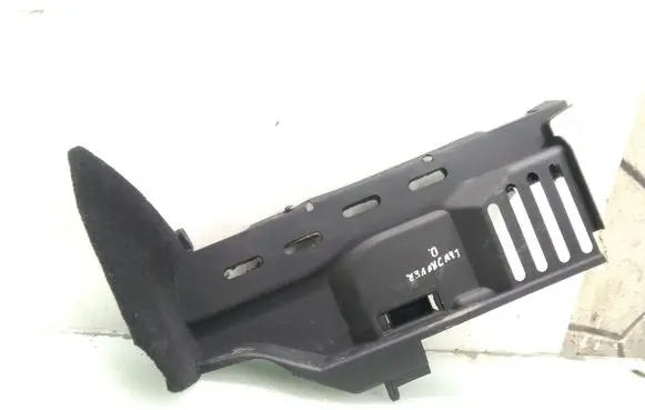 Land Rover Discovery 3 - LR3 Dashboard lower bottom trim panel FBS500102XXX