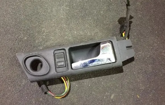 Audi A6 S6 C4 4A Front door interior handle 4a0839020c