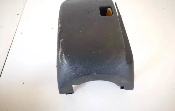 Volkswagen Tiguan Steering wheel column trim