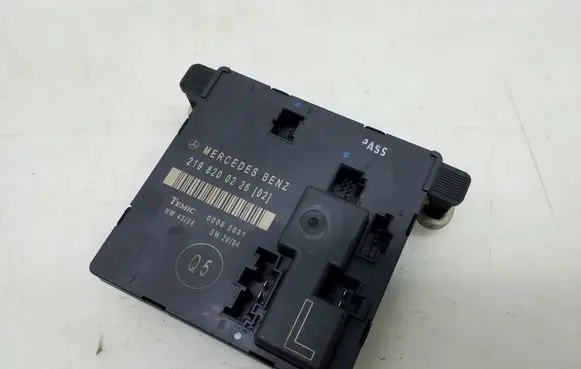 Mercedes-Benz CLS C219 Door control unit/module A2198200226