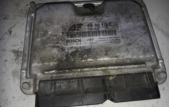 Volkswagen Sharan Engine control unit/module 0281010751