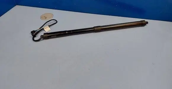 Volkswagen Touareg II Tailgate/trunk strut/damper 7P6827851D 7P6827851F