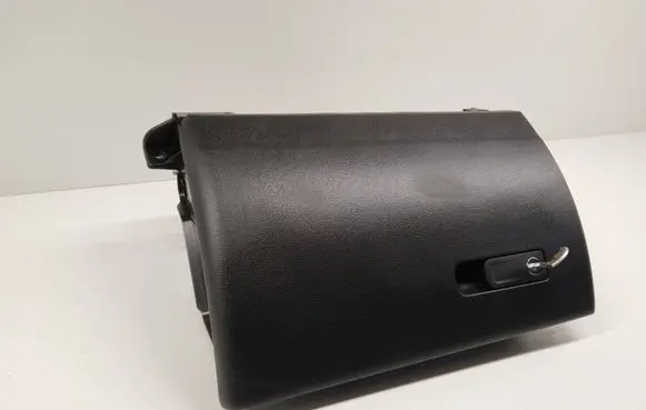 Mercedes-Benz C W206 Glove box