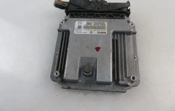 Toyota Urban Cruiser (XP110) Engine control unit/module 0281015696 8966152L40