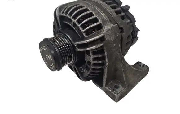 Volvo V70 Generator/alternator 8676498 0124525029