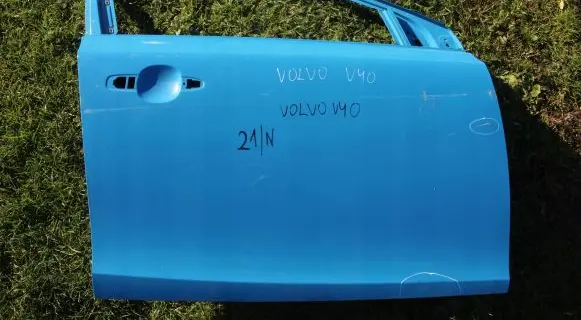 Volvo V40 Front door