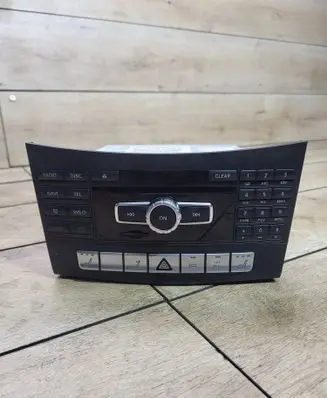 Mercedes-Benz E W212 Radio/CD/DVD/GPS head unit A2129005327 A2129012507 A2129025009