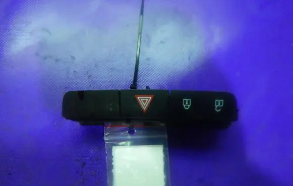 Opel Insignia A Hazard light switch 13324594