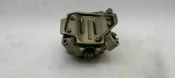 BMW 5 F10 F11 Oil pump 7612772 N63B44