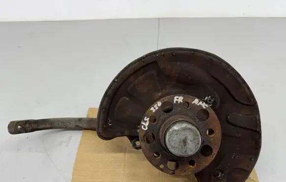 Mercedes-Benz CLS C219 Front wheel hub spindle knuckle 2115451040
