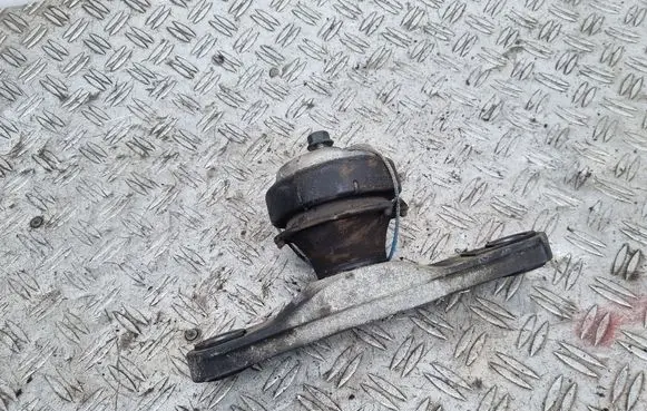 Volvo V40 Engine mount bracket 31359635 30778953