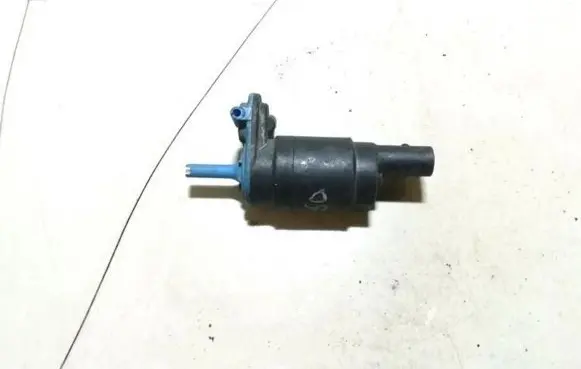 Mercedes-Benz E W210 Windscreen/windshield washer pump 2108691021