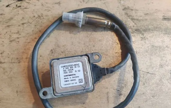 Mercedes-Benz E W212 Lambda probe sensor A0009053603