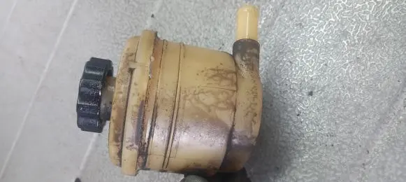 Hyundai Accent Power steering fluid tank/reservoir
