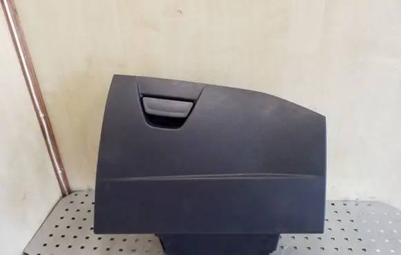 Ford Focus Glove box set BM51A06044 VPBM5XA06010AAW