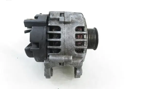 Volkswagen Polo IV 9N3 Generator/alternator 03D903025E