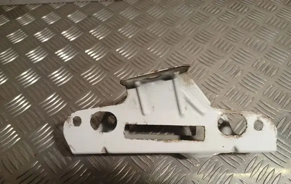 Renault Trafic II (X83) Fender mounting bracket