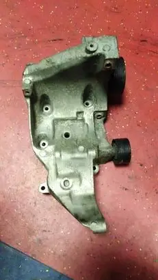 BMW 5 F10 F11 Generator/alternator bracket 7802639