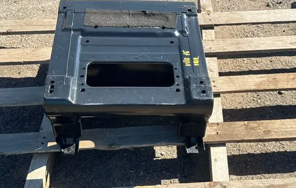 Mercedes-Benz Vito Viano W447 Driver seat console base A4479104300 ZGS015 Q00102102